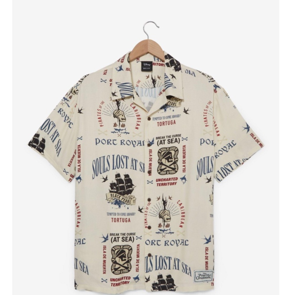 NWT Mens DISNEY Pirates Of The Caribbean Print Hawaiian Style Button Down S